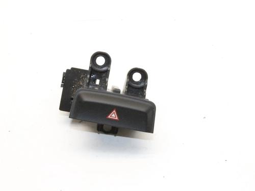 Used Warning switch Warning switch MASERATI QUATTROPORTE VI 3.0 D (275 hp) 39871875 39871875