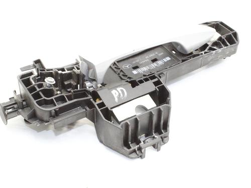 front-right-exterior-door-handle-mercedes-benz-c-class-w204-2007-2008-2009-2010-2011-2012-2013-2014-2015-39786271 main image