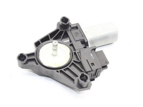 Used Right rear window motor Right rear window motor MERCEDES-BENZ B-CLASS Sports Tourer (W246, W242) B 180 CDI (246.200) (109 hp) 39872288 39872288