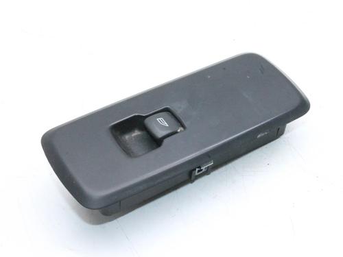 Used Left front window switch Left front window switch LAND ROVER RANGE ROVER SPORT I (L320) 3.0 D 4x4 (245 hp) 39846208 39846208