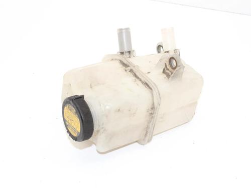 expansion-tank-toyota-prius-plus-_w4_-2011-39778336 main image