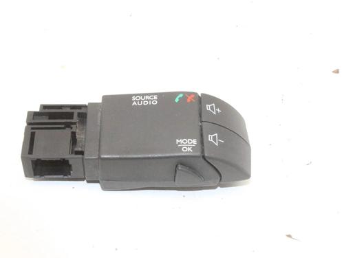 Used Steering wheel controls Steering wheel controls RENAULT TRAFIC III Van (FG_) 1.6 dCi 125 (FGMH) (125 hp) 39792468 39792468