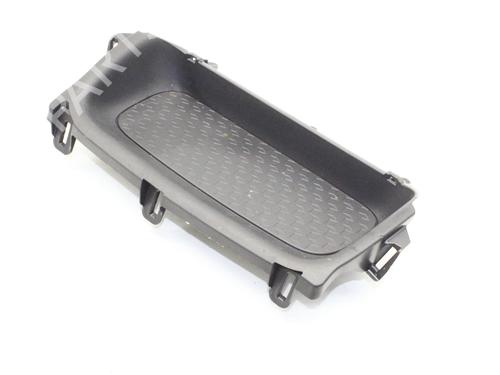 Koppholder/Gjenstandsholder Koppholder/Gjenstandsholder TOYOTA YARIS (_P21_, _PA1_, _PH1_) 1.6 GR 4WD (GXPA16) (261 hp) 39777110 39777110