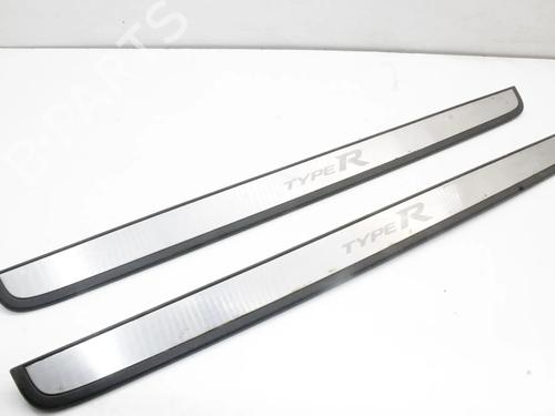 Predellino Predellino HONDA CIVIC VIII Hatchback (FN, FK) Type R (FN2) (201 hp) 39834318 39834318