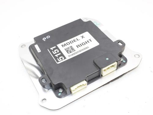 Used Electronic module Electronic module TESLA MODEL X (5YJX) 90D AWD (525 hp) 39907403 39907403