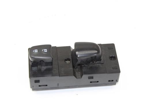 Used Switch Switch NISSAN JUKE (F15) 1.6 DIG-T NISMO 4x4 (200 hp) 39781117 39781117