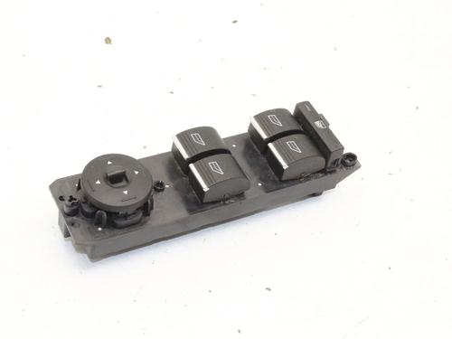Used Right front window switch Right front window switch FORD FOCUS III 1.0 EcoBoost (125 hp) 39824448 39824448