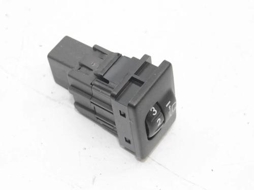 Switch TOYOTA AURIS (_E18_) 1.6 (ZRE181_, ZRE185_, ZRE185R, ZRE181R) | BP39820312I30 - Image 4