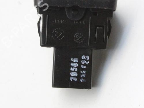 Right front window switch ABARTH 500 / 595 / 695 1.4 (312.AXF11, 312.AXF1A, 312.AXD1A) | BP39820636I26 - Image 4