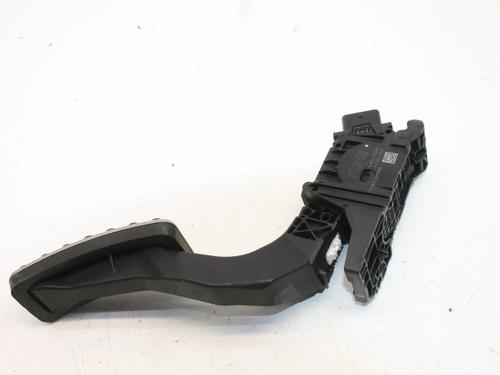 Pedal Pedal MERCEDES-BENZ CLA (C118) CLA 180 (118.384) (136 hp) 39824943 39824943