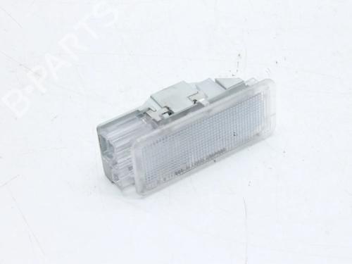 Used Interior roof light Interior roof light OPEL CORSA F (P2JO) 1.2 (68) (101 hp) 39812324 39812324