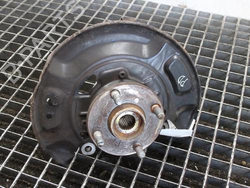 Used Right front steering knuckle Right front steering knuckle TOYOTA YARIS (_P13_) 1.5 Hybrid (NHP130_, NHP130) (101 hp) 39825950 39825950