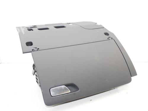 Used Glove box Glove box AUDI A3 Limousine (8VS, 8VM) 2.0 TFSI (190 hp) 39780716 39780716