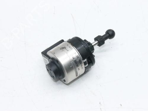Headlight adjuster motor TESLA MODEL Y (5YJY) EV Performance All-wheel Drive | BP39878455E19 - Image 2