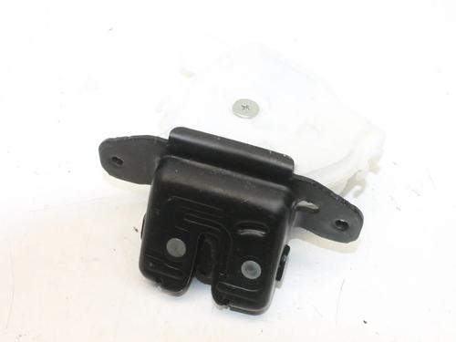 Used Tailgate lock Tailgate lock TOYOTA YARIS (_P13_) 1.5 Hybrid (NHP130_, NHP130) (101 hp) 39865332 39865332