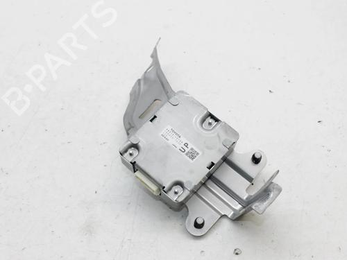 Used Control unit Control unit TOYOTA COROLLA Hatchback (_E21_, _EA1_, _EH1_) 1.8 Hybrid (ZWE211, ZWE219) (122 hp) 39826217 39826217