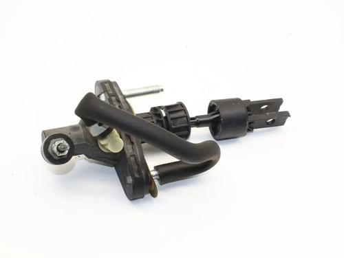 Used Clutch slave cylinder Clutch slave cylinder TOYOTA YARIS (_P21_, _PA1_, _PH1_) 1.6 GR 4WD (GXPA16) (261 hp) 39826195 39826195