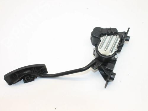 Pedal für Pedal MITSUBISHI PAJERO IV (V8_W, V9_W) 3.2 DI-D (V88W, V98W) (170 hp) 39811735 39811735