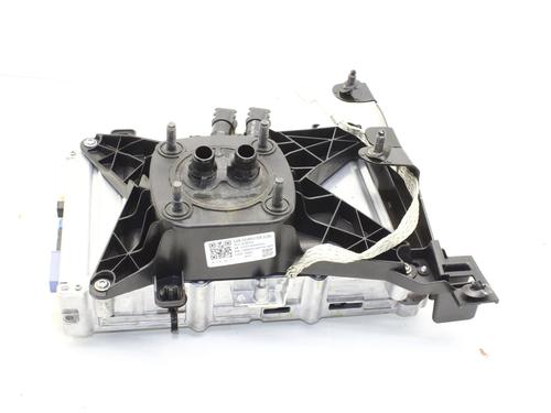 Used Control unit Control unit TESLA MODEL Y (5YJY) EV Rear-Wheel Drive (299 hp) 39833003 39833003
