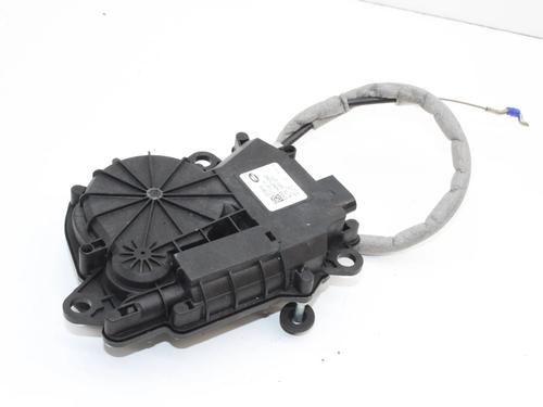 tailgate-lock-jaguar-f-type-coupe-x152-2013-39772459 main image