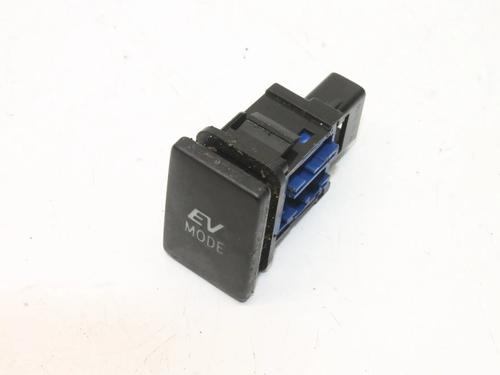 Used Switch Switch TOYOTA YARIS (_P13_) 1.5 Hybrid (NHP130_, NHP130) (101 hp) 39867254 39867254