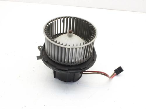 Used Heater blower motor Heater blower motor MERCEDES-BENZ E-CLASS (W212) E 200 CDI / BlueTEC (212.005, 212.006) (136 hp) 40520260 40520260