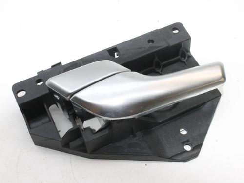 Used Rear left interior door handle Rear left interior door handle LAND ROVER RANGE ROVER EVOQUE (L538) 2.2 D 4x4 (190 hp) 39840719 39840719