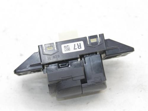 Switch TOYOTA COROLLA Hatchback (_E21_, _EA1_, _EH1_) 1.8 Hybrid (ZWE211, ZWE219) | BP39823773I30 - Image 2