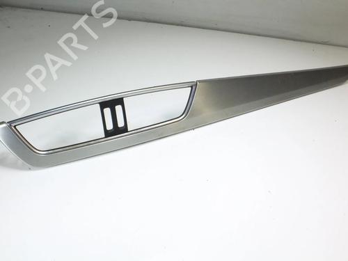 Used Middle console Middle console MERCEDES-BENZ C-CLASS (W204) C 220 CDI (204.002) (170 hp) 39768963 39768963