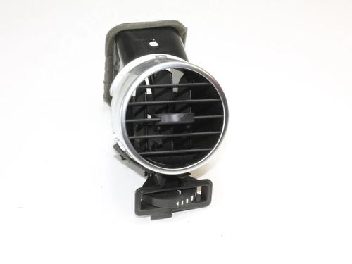 air-vent-land-rover-discovery-iii-l319-2004-2005-2006-2007-2008-2009-39806254 main image