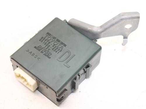 Used Control unit Control unit TOYOTA YARIS (_P13_) 1.5 Hybrid (NHP130_, NHP130) (101 hp) 39845294 39845294