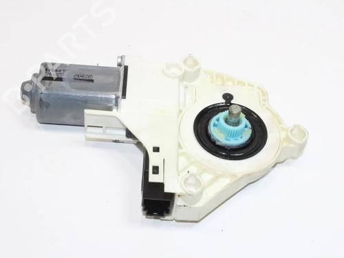 Used Right rear window motor Right rear window motor LAND ROVER DISCOVERY IV (L319) 3.0 TD 4x4 (245 hp) 39872878 39872878