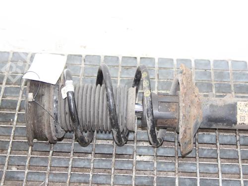 Left front shock absorber VW PASSAT B8 Variant (3G5, CB5) 2.0 TDI | BP39799895M16 - Image 2