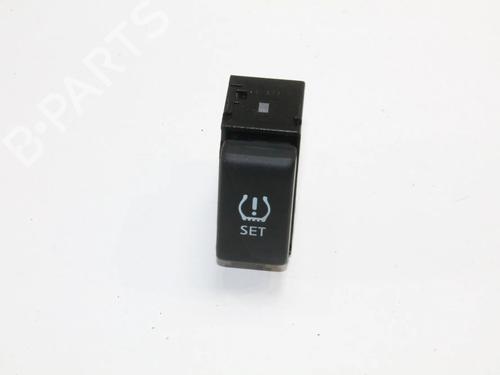 Used Switch Switch NISSAN MICRA IV (K13K, K13KK) 1.2 (80 hp) 39809777 39809777