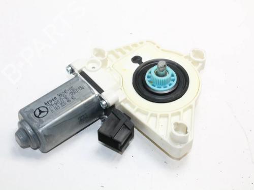 Used Right rear window motor Right rear window motor MERCEDES-BENZ B-CLASS Sports Tourer (W245) B 180 CDI (245.207) (109 hp) 39839560 39839560