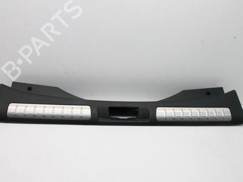 Used Tailgate trim Tailgate trim LAND ROVER RANGE ROVER EVOQUE (L538) 2.2 D 4x4 (190 hp) 39829044 39829044