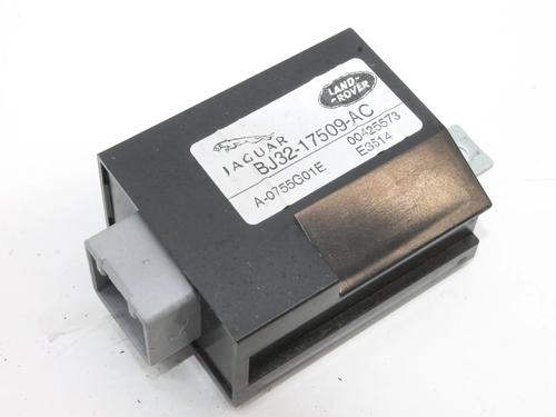 Used Control unit Control unit LAND ROVER RANGE ROVER EVOQUE (L538) 2.2 D 4x4 (190 hp) 39875676 39875676