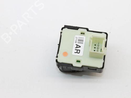 Switch JAGUAR XJ (X350, X358) D 2.7 | BP39848660I30 - Image 3