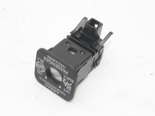 Switch TOYOTA AURIS (_E18_) 1.6 (ZRE181_, ZRE185_, ZRE185R, ZRE181R) | BP39845533I30 - Image 2