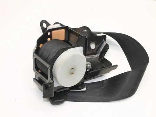Sikkerhetsbelte bak venstre Sikkerhetsbelte bak venstre MAZDA 3 (BM, BN) 2.2 D (150 hp) 39865805 39865805
