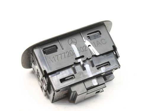 Right rear window switch MERCEDES-BENZ CLA (C118) CLA 180 (118.384) | BP39831529I28 - Image 3