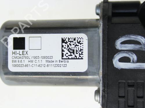 Right front window motor BMW 1 (F40) 118 i | BP39820382E20 - Image 3