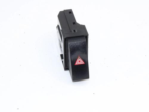 warning-switch-lexus-ct-zwa10_-2010-39769431 main image