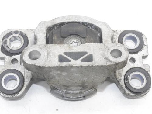 Used Engine mount Engine mount LAND ROVER RANGE ROVER EVOQUE (L538) 2.2 D 4x4 (190 hp) 39848758 39848758