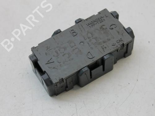 Used Fuse box Fuse box HONDA CR-V III (RE_) 2.2 i-DTEC 4WD (RE6) (150 hp) 39806082 39806082