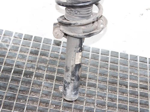 Left front shock absorber VW PASSAT B7 (362) 2.0 TDI | BP39814017M16 - Image 3