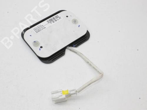 Computer Computer TESLA MODEL S (5YJS) 85 (385 hp) 39770108 39770108