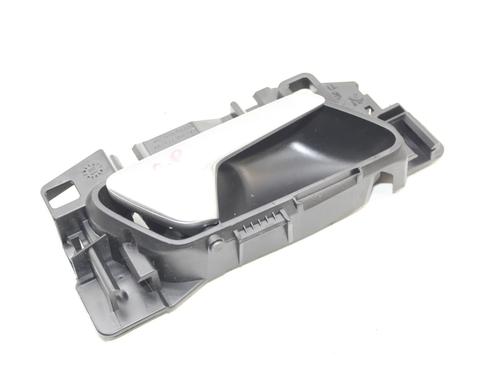 Used Rear right interior door handle Rear right interior door handle OPEL GRANDLAND / GRANDLAND X (A18, P1UO) 1.2 (75) (131 hp) 39789390 39789390