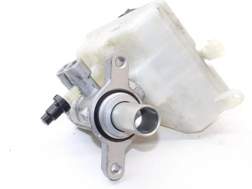 Brake master cylinder JAGUAR XF II (X260) 3.0 D | BP39826037M77 - Image 4