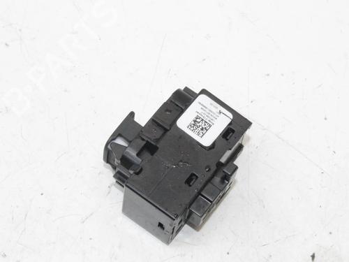 Right rear window switch TESLA MODEL Y (5YJY) EV Rear-Wheel Drive | BP39826808I28 - Image 2